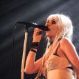Taylor Momsen en concert avec son groupe Pretty Reckless le 8 juin 2011 à Paris