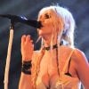 Taylor Momsen en concert avec son groupe Pretty Reckless le 8 juin 2011 à Paris
