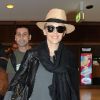Kylie Minogue se rend à l'aéroport de Sydney après quelques jours passés dans son pays d'origine le 12 juin 2011