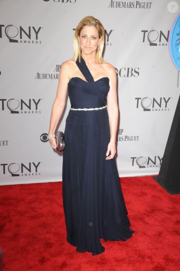 Edie Falco lors de la 65e cérémonie des Tony Awards qui s'est tenue au Jewish Community Center de New York, le 12 juin 2011.