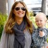 Rebecca Gayheart se promène avec sa fille Billie dans les rues de Beverly Hills le 12 juin 2011