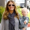 Rebecca Gayheart est une maman comblée avec sa fille Billie, un an. Beverly Hills le 12 juin 2011