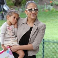 Jennifer Lopez : Une maman folle de ses jumeaux qui s'éclate au Parc Monceau