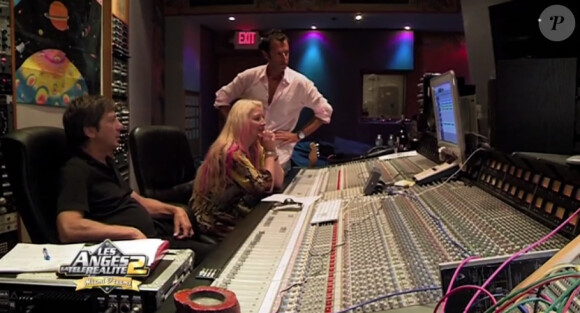 Loana en studio dans les Anges de la télé-réalité 2 : Miami Dreams, le vendredi 17 juin sur NRJ 12.