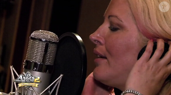 Loana chante dans les Anges de la télé-réalité 2 : Miami Dreams, le vendredi 17 juin sur NRJ 12.