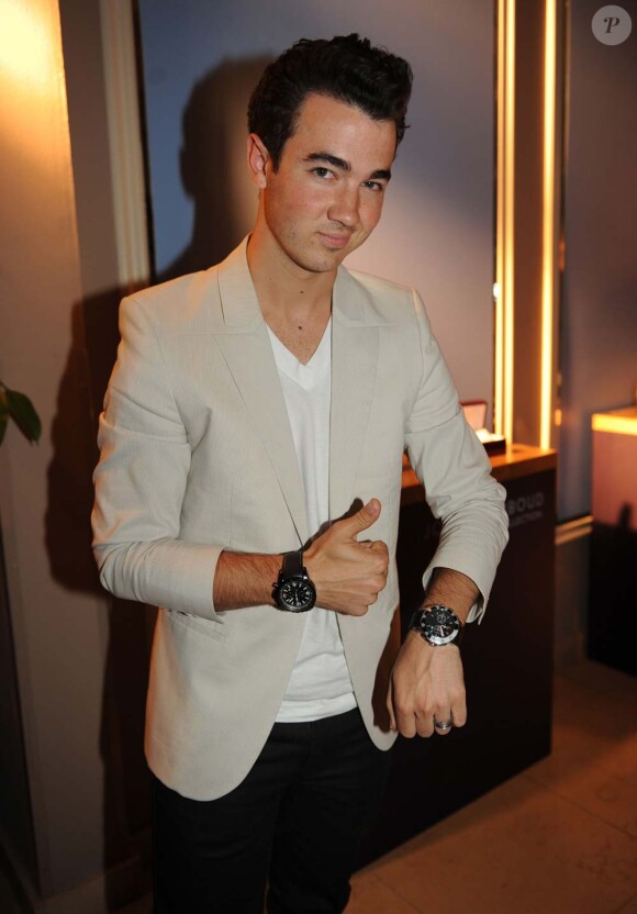 Kevin Jonas à la soirée organisée par le créateur Joseph Abboud à Miami, le 16 juin 2011.