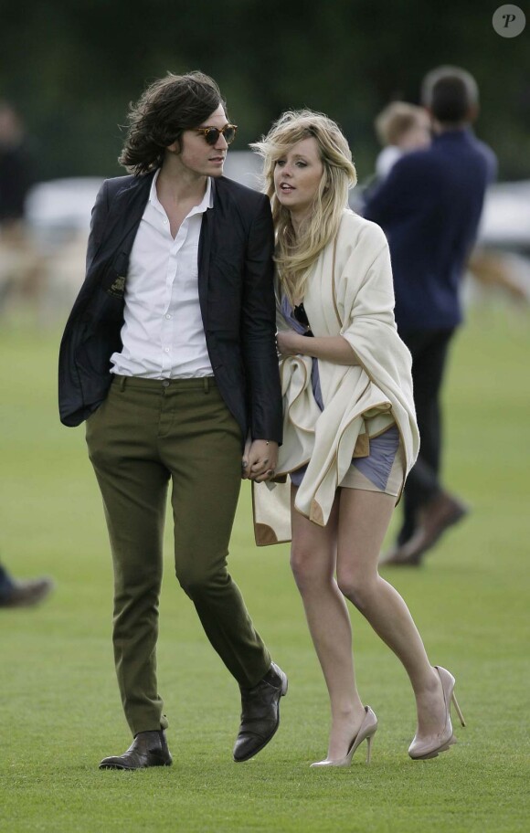 Dianna Vickers et son boyfriend lors d'un match de polo caritatif, le dimanche 19 juin 2011.