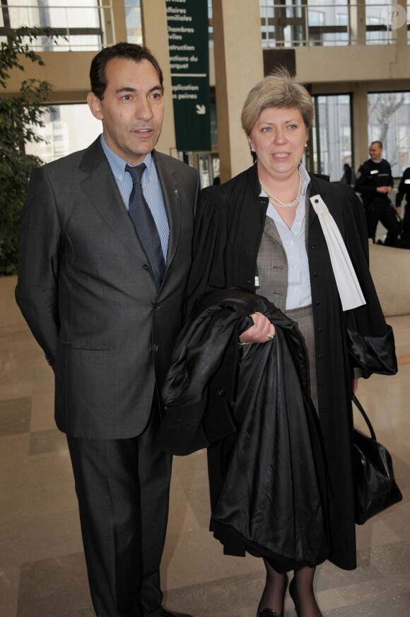 Georges El Assidi et son avocate, Me Hélène Bureau-Merlet, au tribunal de Créteil, le é2 février 2011.