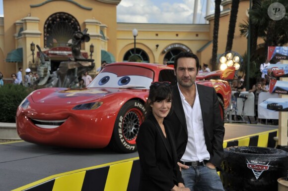 Gilles Lellouche et Mélanie Doutey lors de l'avant-première de Cars 2, à Disneyland Paris, le 25 juin 2011.