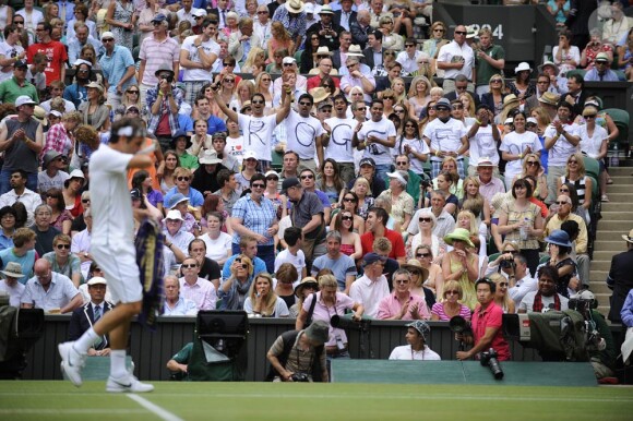 Jo-Wilfried Tsonga a triomphé le 29 juin 2011 de Roger Federer en quart de finale à Wimbledon, dont il atteint pour la première fois la demi-finale.