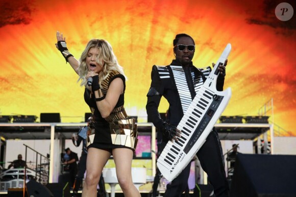 Les Black Eyed Peas se produisent sur le scène principale du Wireless Festival à Londres, vendredi 1er juillet 2011.