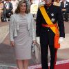 Henri et Maria Teresa de Luxembourg sur le tapis rouge du Palais Princier de Monaco, pour le mariage religieux du prince Albert et de la princesse Charlene.
Le prince Albert II de Monaco et Charlene Wittstock avaient convié près de 800 invités, dont beaucoup de têtes couronnées (les cours d'Europe étaient notamment bien plus représentées qu'au mariage de William et Kate), à leur mariage religieux, le 2 juillet 2011 en Principauté.