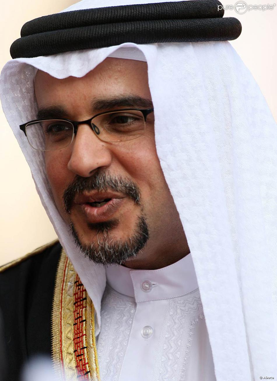 Le prince héritier Salman bin Hamad bin Isa Al Khalifa de Bahreïn sur le tapis rouge du Palais
