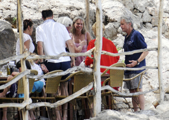 Michael Douglas en vacances avec famille et amis à Majorque le 3 juillet 2011