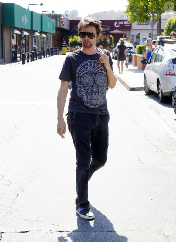 Matthew Bellamy accompagné de sa mère dans les rues de Los Angeles le 4 juillet 2011