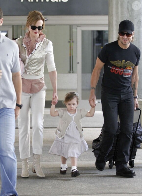 Nicole Kidman, son époux Keith Urban et leurs enfants Sunday et Faith rentrent d'Australie. Los Angeles, le 6 juillet 2011