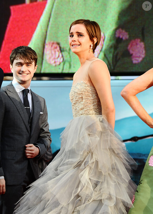 Emma Watson lors de l'avant-première mondiale de Harry Potter et les Reliques de la mort - partie II le 7 juillet 2011 à Londres