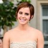 Emma Watson, habillée d'une robe Oscar de la Renta, lors de l'avant-première mondiale de Harry Potter et les Reliques de la mort - partie II le 7 juillet 2011 à Londres