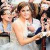 Emma Watson lors de l'avant-première mondiale de Harry Potter et les Reliques de la mort - partie II le 7 juillet 2011 à Londres