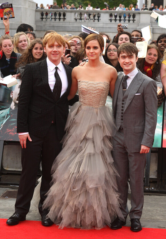 Rupert Grint, Emma Watson et Daniel Radcliffe lors de l'avant-première mondiale de Harry Potter et les Reliques de la mort - partie II le 7 juillet 2011 à Londres