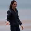 Chaussures bateau Sebago, Sweat imperméable et jean slim de la très en vogue marque J Brand, pas de doute, Kate Middleton est une princesse de son temps 