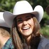 Kate Middleton la joue décontractée avec son chapeau de rodéo, son jean droit et sa blouse ethnique 