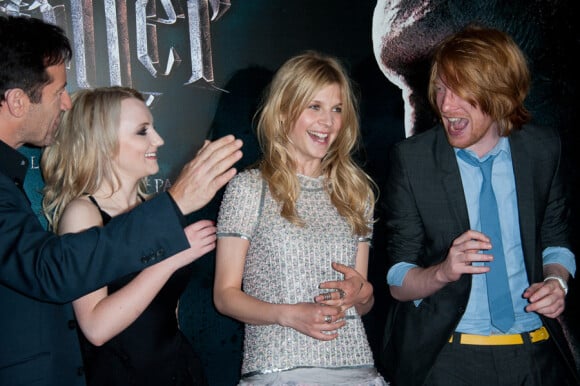 Evanna Lynch, Clémence Poésy et Domhnall Gleeson lors de l'avant-première de Harry Potter et les reliques de la mort - partie II à Bercy (Paris) le 12 juillet 2011