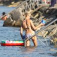 Karolina Kurkova avec son fiancé Archie Drury et leur fille Tobin, à Ischia le 10 juillet 2011