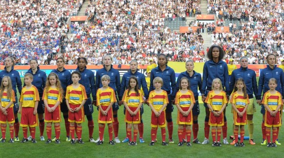 Les Bleues de Bruno Bini ont manqué de peu le podium lors du Mondial 2011 en Allemagne. 4e de la compétition, elles ont toutefois réalisé une performance historique et, surtout, ont fait naître la ferveur populaire. Direction les JO 2012 et l'Euro 2013.