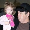 La petite Maddie avec son grand-père, Jamie Spears, à Los Angeles, en février 2010.
