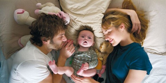 Image du film Un heureux événement : Louise Bourgoin et Pio Marmaï jouent de jeunes parents