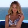 Candice Swanepoel dévoile son corps de rêve sur un shooting à Malibu, pour Victoria's Secret