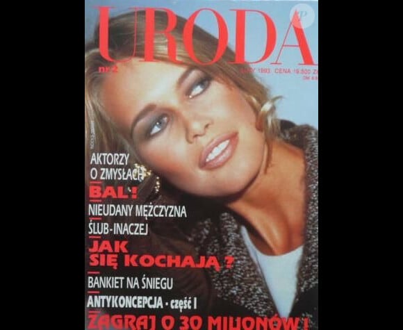 Voici les images des premières couv' de Claudia Schiffer. Ici pour le magazine polonais Uroda. Février 1993.