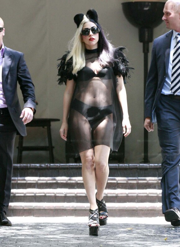 Lady Gaga à la sortie de son hôtel à Los Angeles, le 27 juillet 2011.