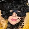 Lors du lancement de la ligne Viva Glam de M.A.C. Cosmetics, le 1er mars 2010, à Londres, Lady Gaga semblait s'être inspirée de la tenue portée par Grace Jones au même endroit, le 29 avril 2010.