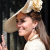 Kate Middleton au mariage de Zara Phillips et Mike Tindall à Edimbourg, le 30 juillet 2011 : la duchesse de Cambridge est très élégante.
