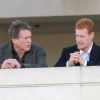 Redmond O'Neal et son père Ryan O'Neal le jour du premier anniversaire de la mort de Farrah Fawcett le 25 juin 2010
