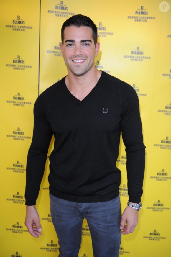 Jesse Metcalfe profite d'une journée animée au parc Bulmers Cider Garden à Londres, le 4 août 2011
