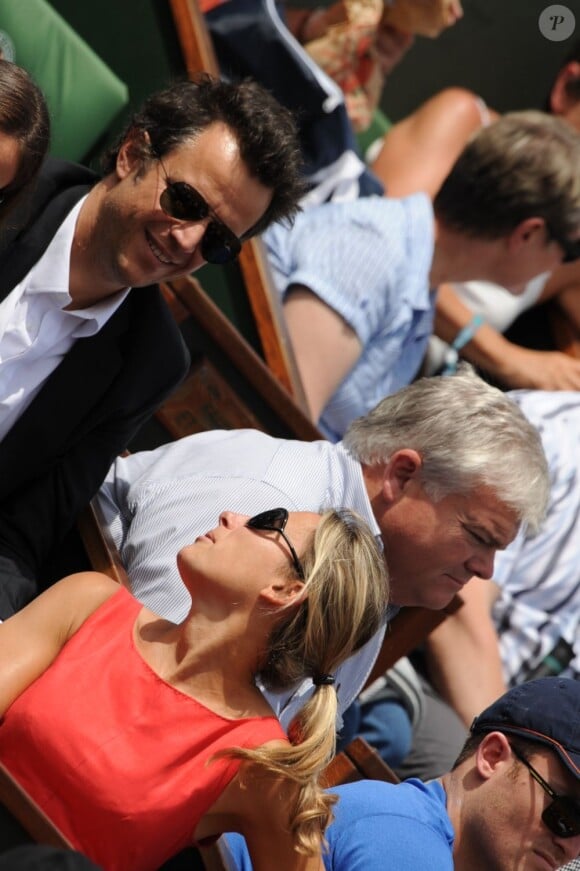 Anne-Sophie Lapix avec son mari Arthur Sadoun en juin 2011 à Roland Garros.