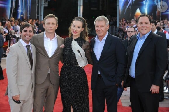 Roberto Orci, Daniel Craig, Olivia Wilde, Harrison Ford et Jon Favreau à l'avant-première de Cowboys et Aliens à Londres le 11 août 2011