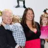 Neal McDonough en compagnie de sa femme Ruvé et de deux de leurs enfants lors de l'avant première de Shrek 4 en mai 2010 à Los Angeles