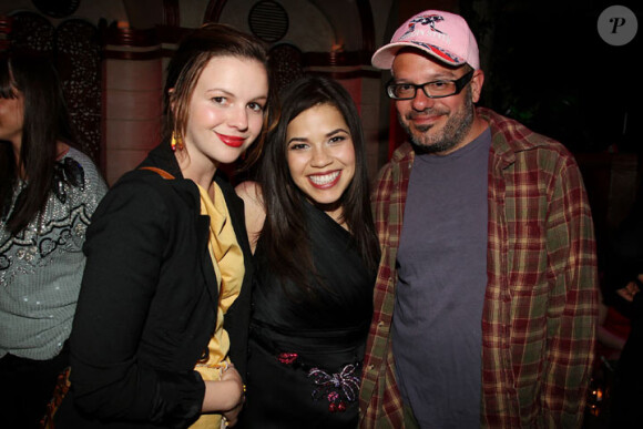 Amber Tamblyn et son compagnon David Cross avec leur amie la comédienne America Ferrera lors d'une soirée en avril 2009 à New York