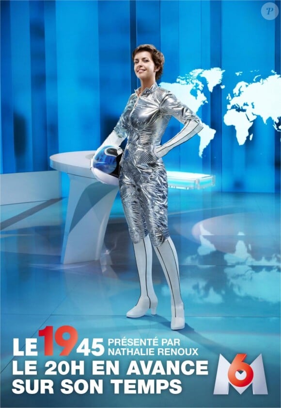 Nathalie Renoux, vêtue d'une tenue en aluminium, pour promouvoir son retour au JT de M6, le 19:45, le week-end.