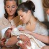 Victoria de Suède au baptême de sa filleule la princesse Eleonore de Belgique, le 14 juin 2008.
La princesse Victoria de Suède est enceinte de son premier enfant, dont la naissance est attendue pour mars 2012. Mais l'héritière suédoise a déjà une solide expérience de marraine !