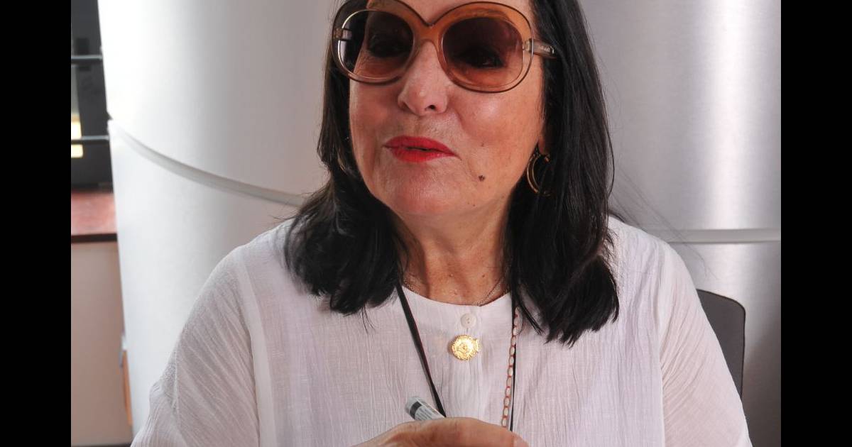 Quel Est L âge De Nana Mouskouri Nana Mouskouri : Son autobiographie fait un carton et ses fans se