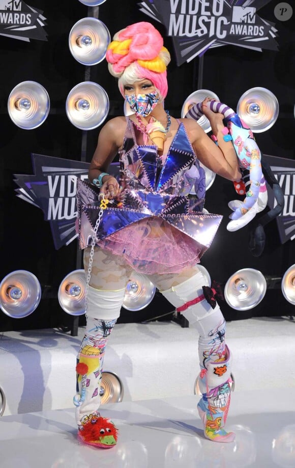 Lady Gaga/Jo Calderone posent avec ses deux prix lors des MTV Video Music Awards, à Los Angeles, le 28 août 2011.