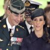 La princesse Marie, qui a abandonné son uniforme de la veille pour mouler sa grossesse dans un manteau violet, avec le prince Joachim pour rendre hommage aux soldats disparus.
La famille royale danoise était rassemblée à la citadelle (Kastellet) de Copenhague, lundi 5 septembre 2011, pour un hommage aux soldats danois tombés au champ d'honneur en oeuvrant pour la paix au sine de l'ONU ou de l'OTAN.