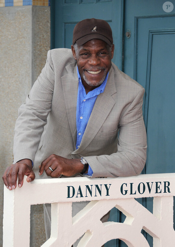 Danny Glover inaugure la cabine de plage à son nom sur les planches, lors du festival de Deauville le 7 septembre 2011