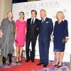 En présence de Vivienne Westwood, le prince Charles et sa femme Camilla étaient ravis de la venue de l'acteur Colin Firth avec son épouse Livia.
Les people étaient au rendez-vous à La Galleria, à Londres, le 7 septembre 2011, pour le vernissage de l'exposition Wool Modern (Laine Moderne), opération de communication du programme de promotion de la laine enclenché en octobre 2010 par le prince Charles.