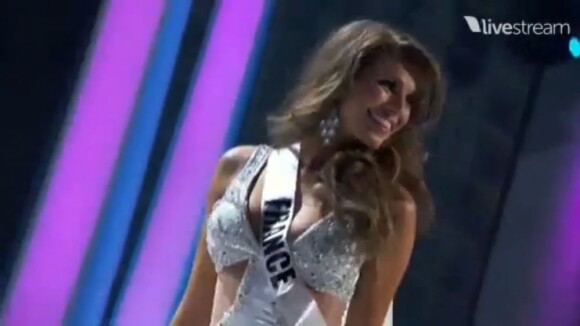 Miss Univers 2011 : Notre Miss France Laury Thilleman illumine les demi-finales